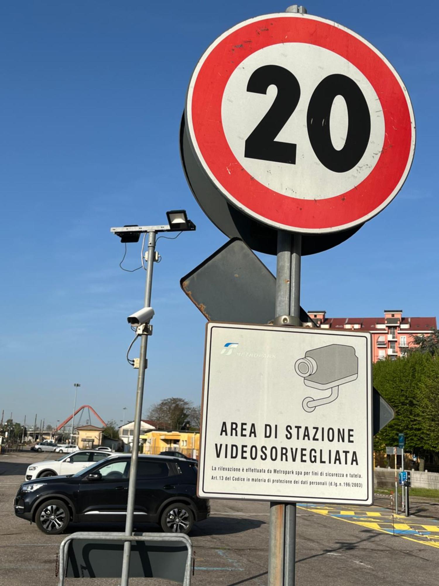 Pole Position Rho Milano - Strategic To City, Fair, Mind, San Siro Esterno foto